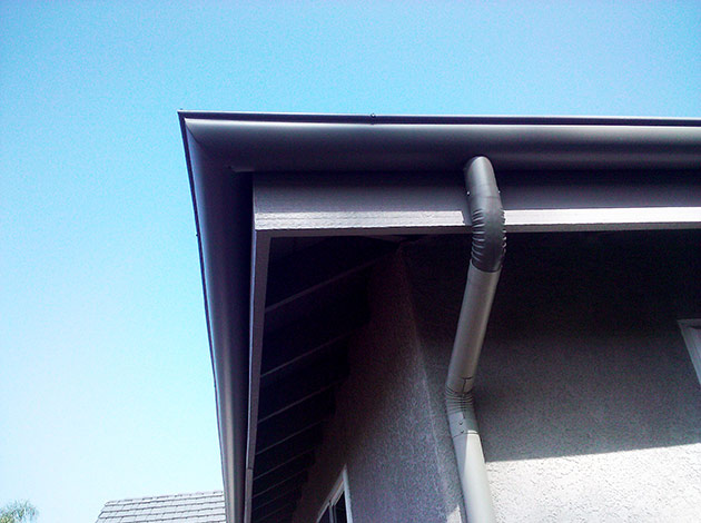 Seamless Aluminum Gutters - AFTER